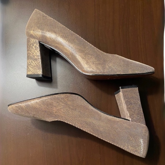 Stuart Weitzman Gold Marymid Snake Metallic Block Heel Square sz 7B Retail $350 - Picture 5 of 9